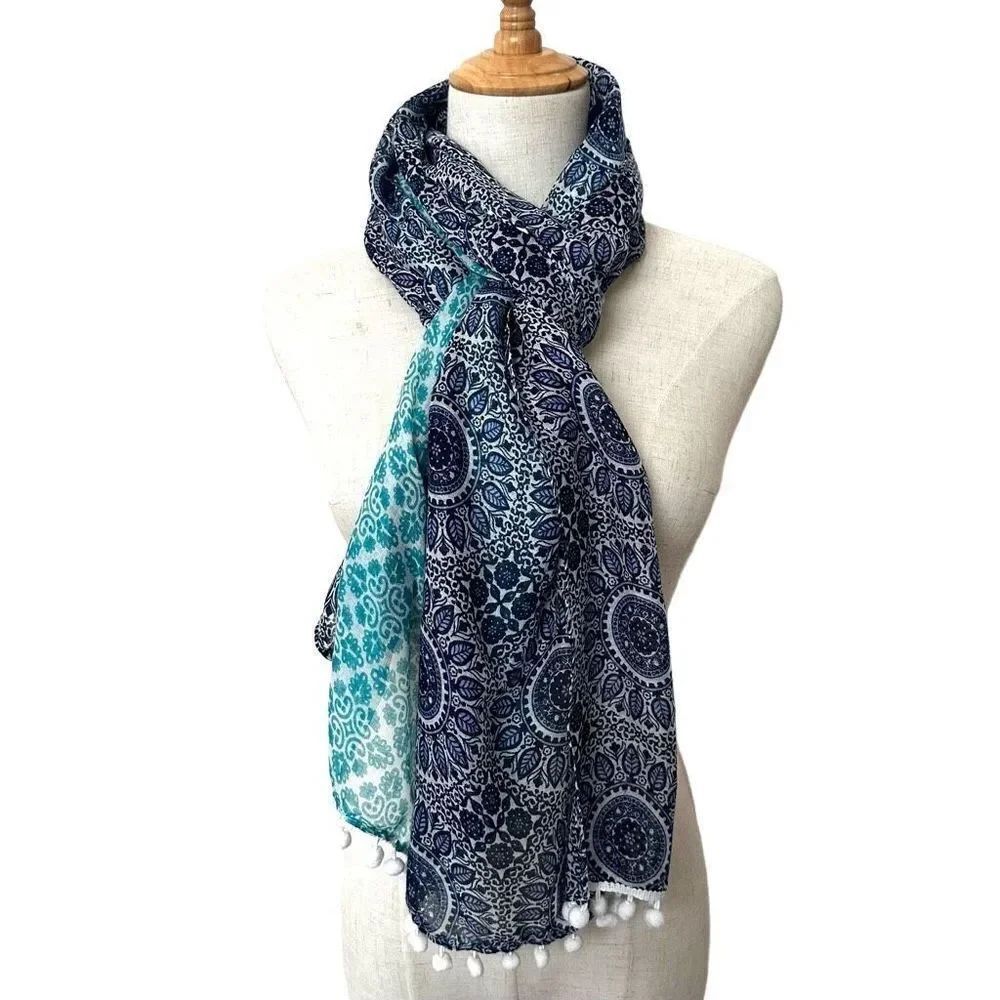 Collection eighteen blue Pom Pom scarf